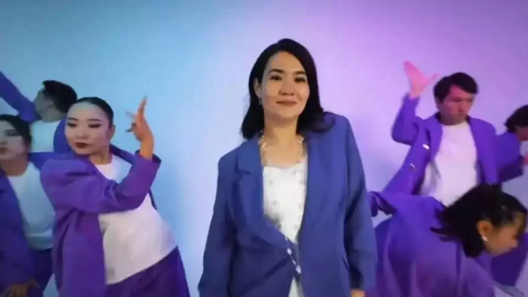 Директорлар TikTok түсірумен жүрсе, мектепті кім басқарады?