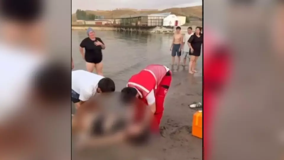 Депутаттың көзінше адам суға батып кетті