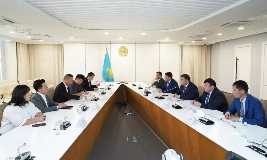 Түркістанда тоқыма-мата өндірістік базасын салу бойынша келіссөз жүргізілді