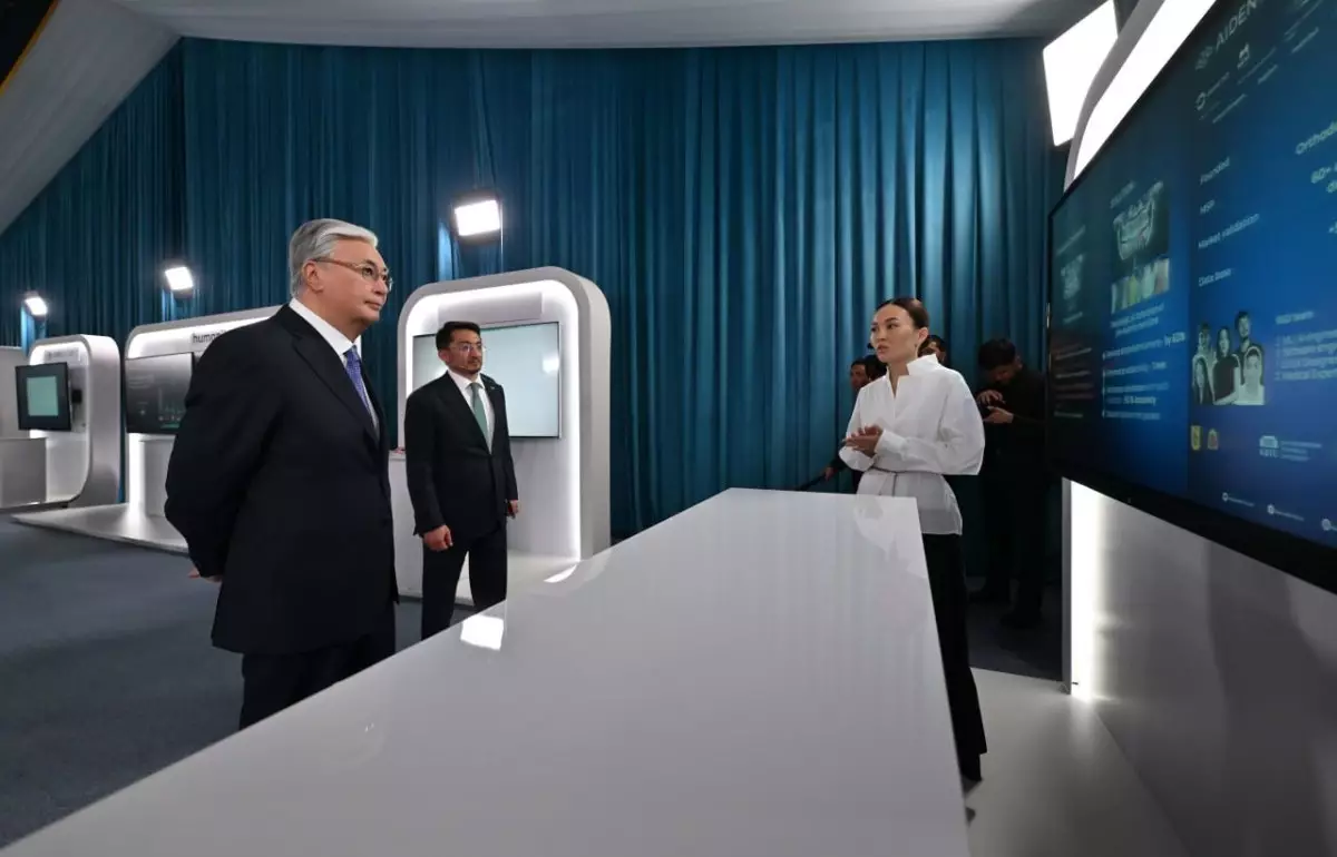 Мемлекет басшысы отандық ЖИ жобаларымен танысты