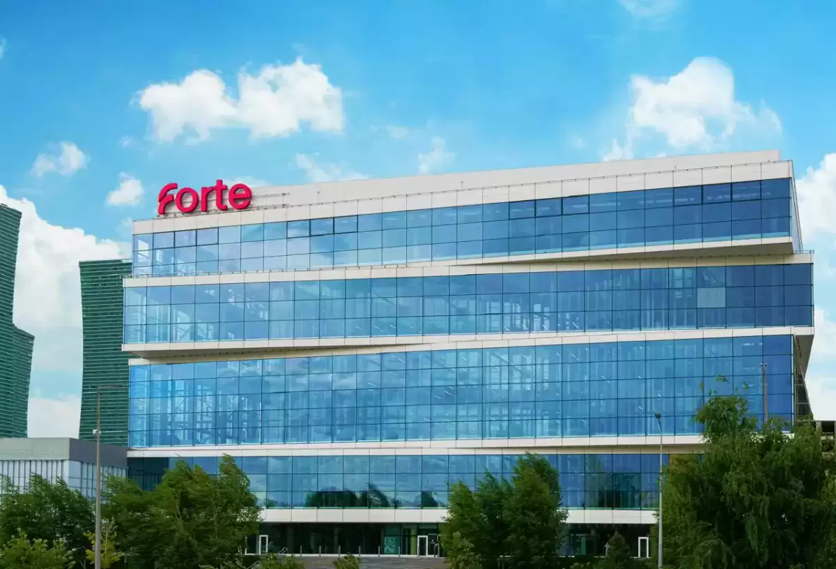 ForteBank временно приостановит все карточные операции