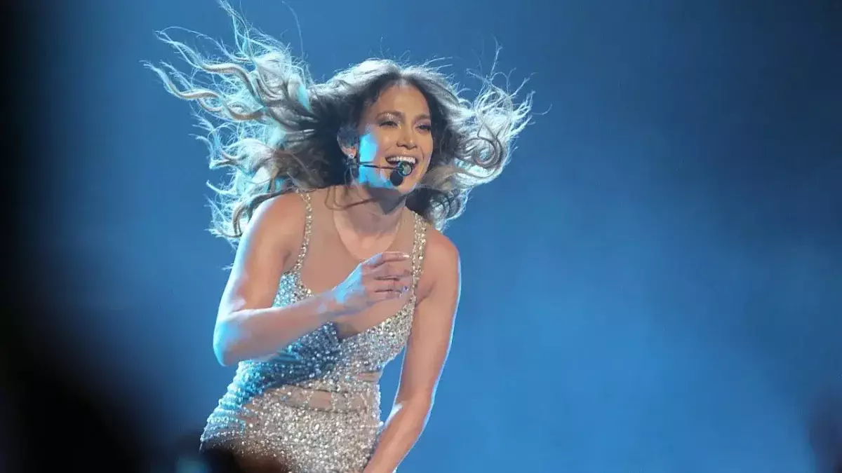 У перекупщиков в Казахстане изъяли более 1000 билетов на концерт J.Lo