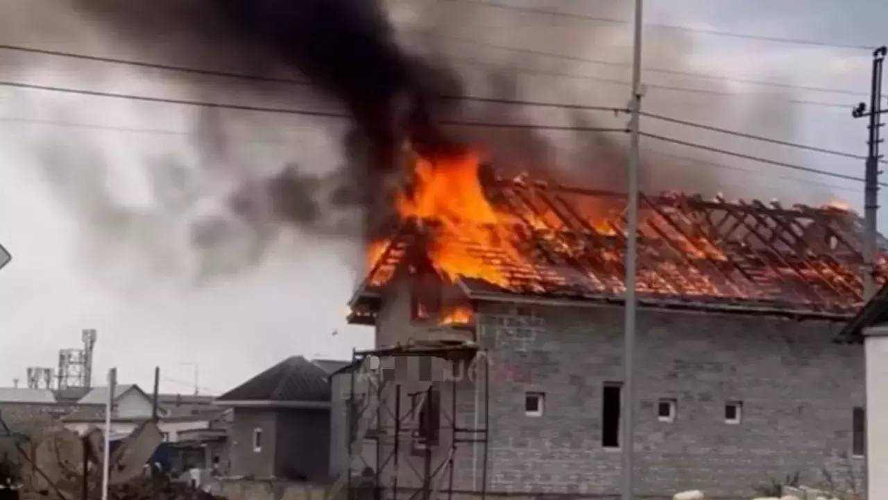 Атырауда тұрғын үйге найзағай түсті