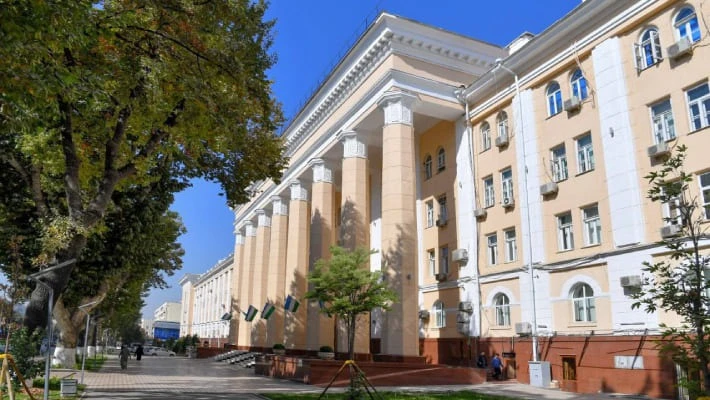Мирзиёев упразднил Агентство информации и массовых коммуникаций