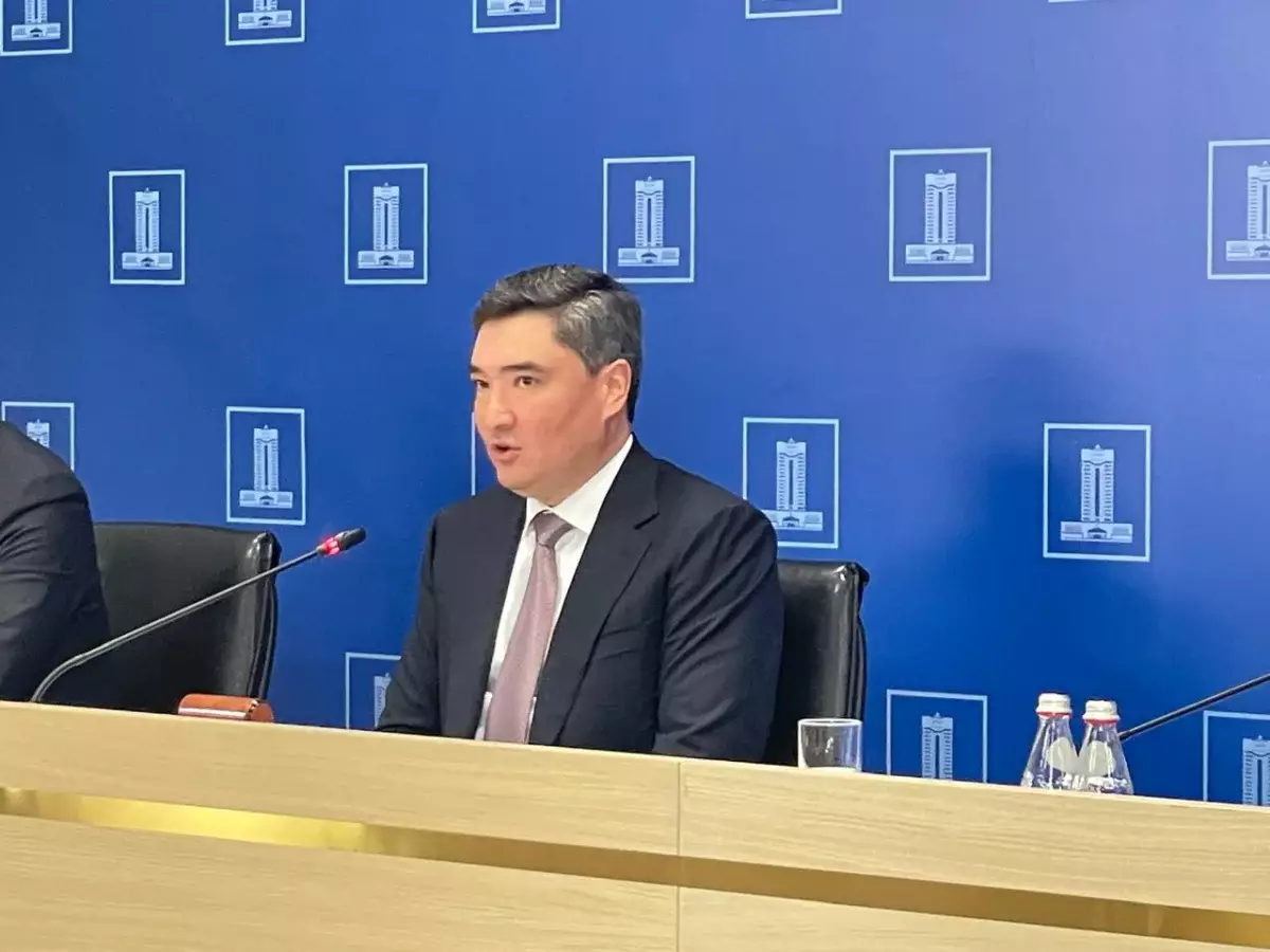 Бектенов объяснил, почему не критикует акимов и министров публично