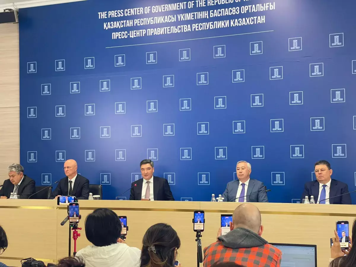 Премьер и замы рассказали, где проводят отпуск