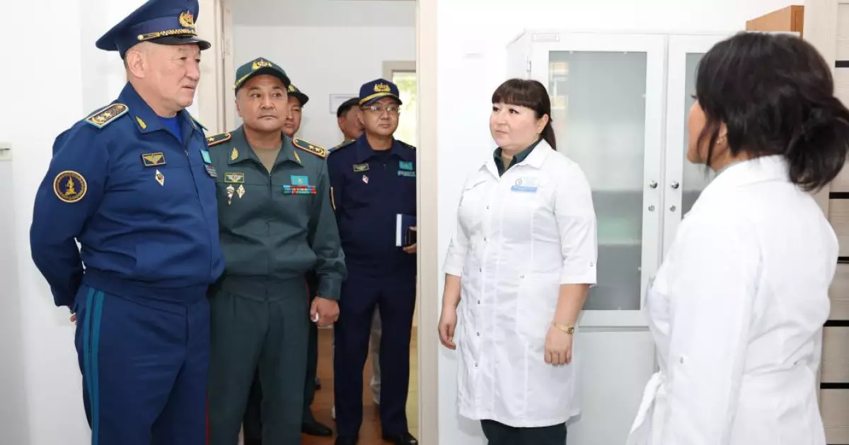   Қорғаныс министрі Астанада ашылған әскери емхананың салтанатына қатысты   