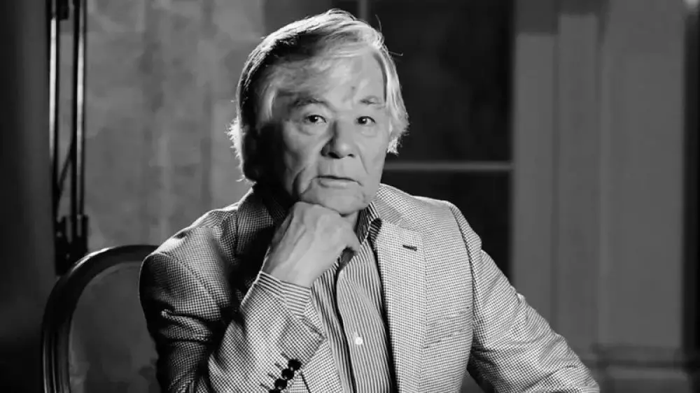 Тоқаев Қазақстанның еңбек сіңірген қайраткері Исраил Сапарбайдың отбасына көңіл айтты