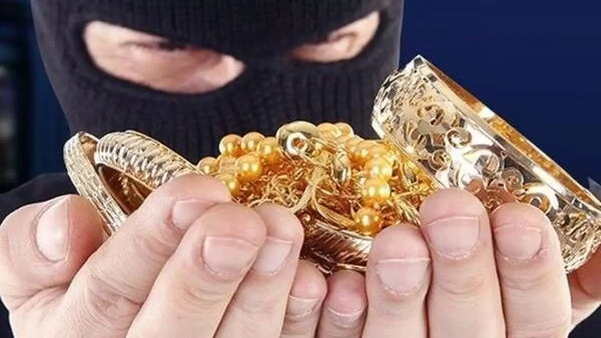 Драгоценностей на 20 млн тенге похитила группа домушников в Шымкенте