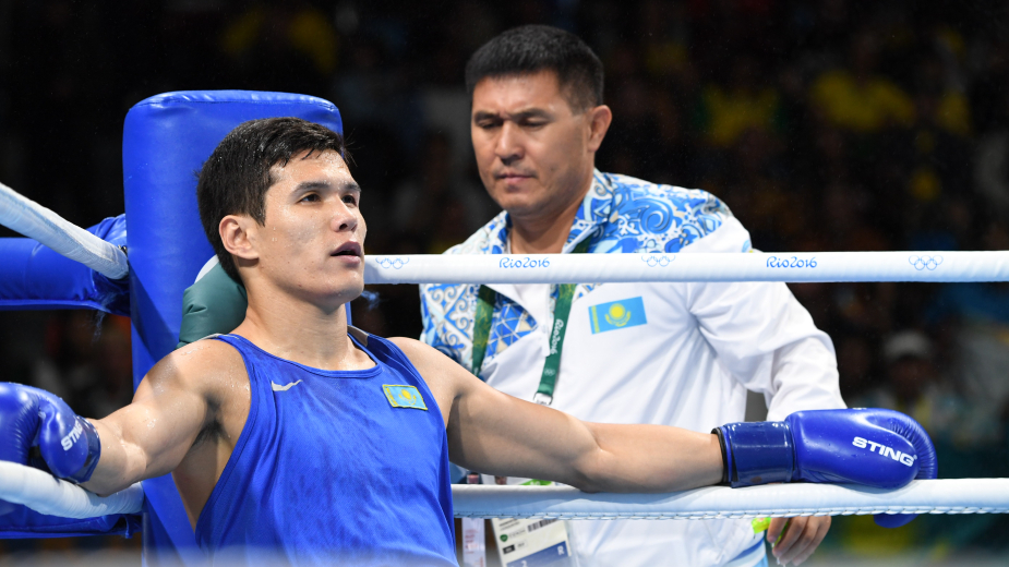 Елеусинов и Дычко провели дуэли взглядов перед боями в США