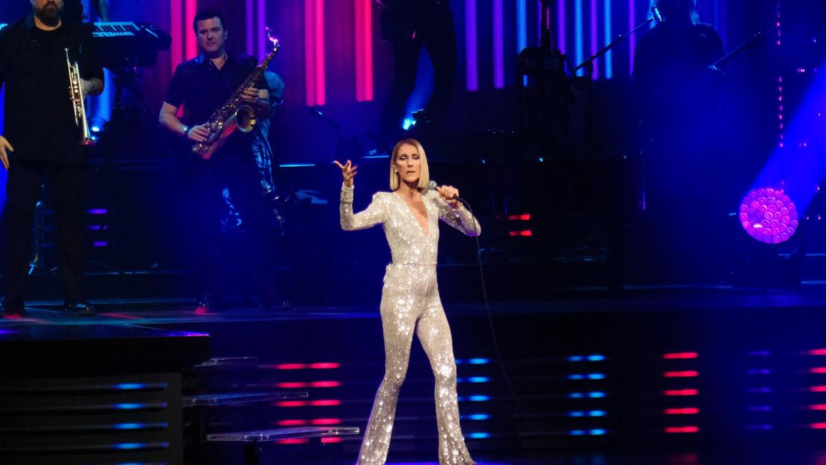 57-летняя певица Селин Дион опубликовала снимок в купальнике.