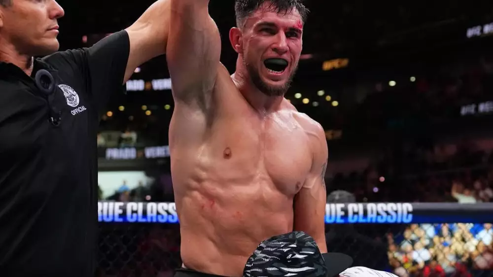 Казахстанец Николай Веретенников одержал первую победу в UFC