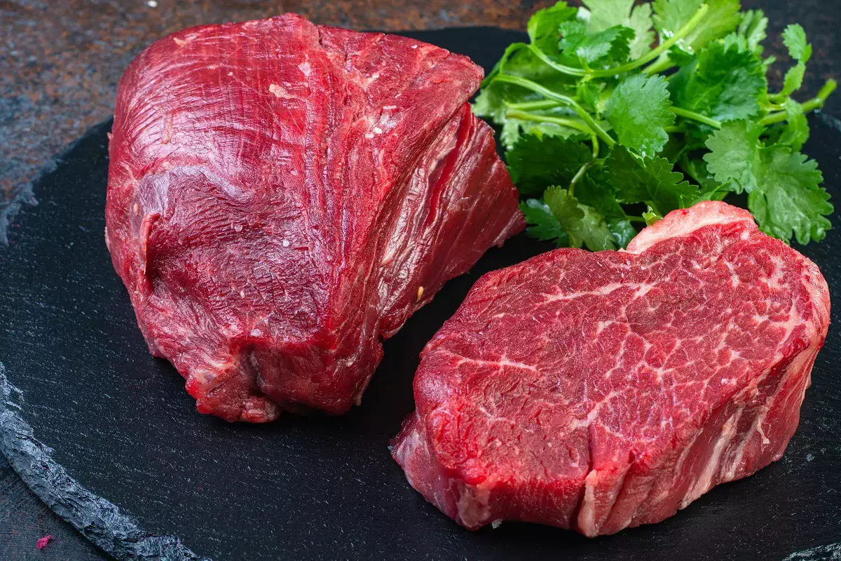 Только по стандарту: как в Казахстане перерабатывают мясо сайгаков