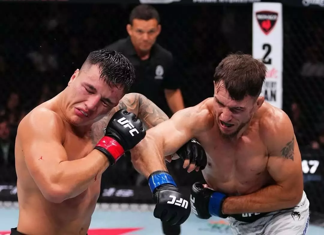 Қазақстандық файтер жанжалдан кейін UFC-дегі алғашқы жеңісіне жетті (ВИДЕО)