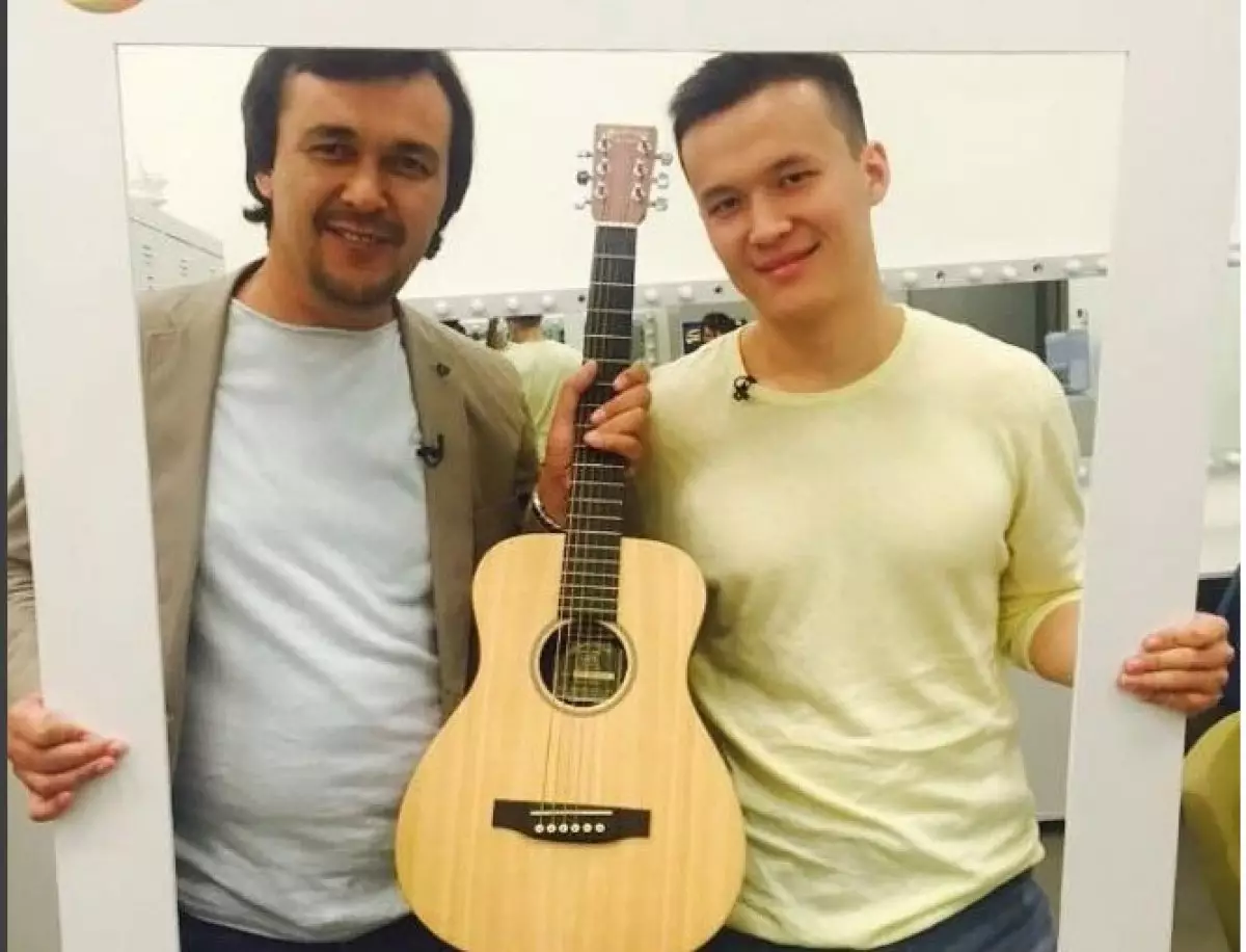 «Таңдауы солай болса, қайтеміз?»: Жұбаныш Жексенұлы ұлының итальяндық қызға үйленгенін мәлімдеді (ВИДЕО)