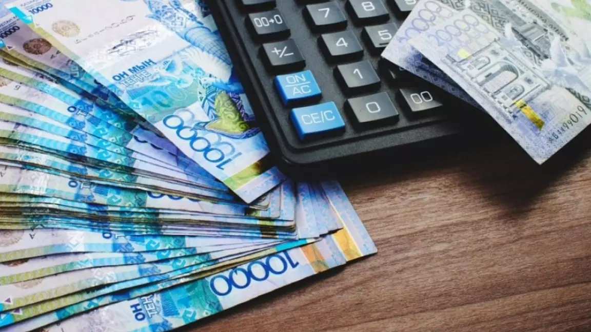 Қазақстанда жалақы өсті, бірақ оның пайдасы халыққа түк сезілмеуде  - Finprom