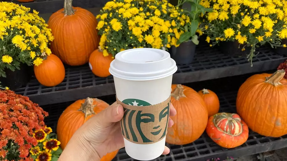 Starbucks объявляет дату возвращения Pumpkin Spice Latte.