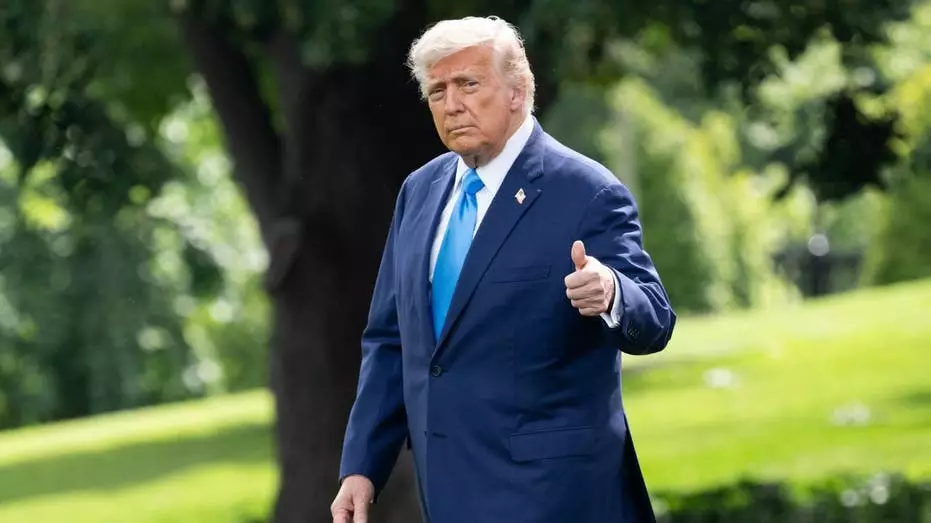 Экономическая команда Трампа видит рост занятости и успех в тарифах во время конфликта с Пауэллом.