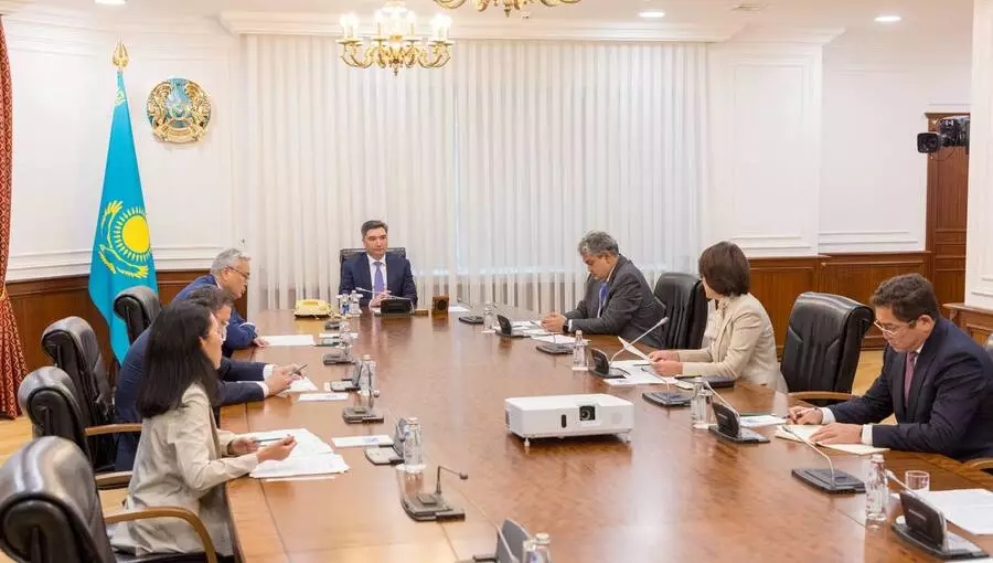 Үкімет дәрігерлерді қорғау бойынша заңнамалық шараларды әзірлеуге кірісті