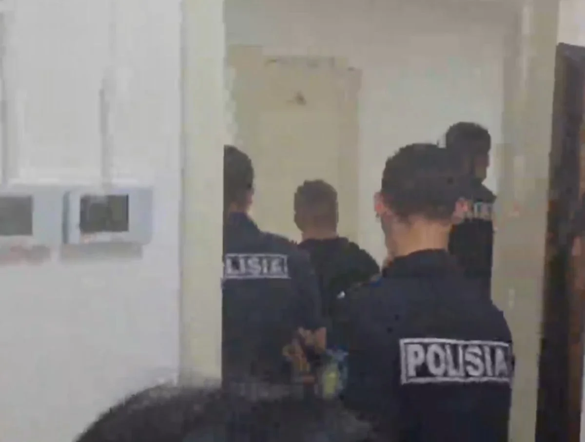 «Өлтіремін деп қорқытқан»: Павлодар облысында өгей қызын зорлаған ер адам өмір бойына сотталды