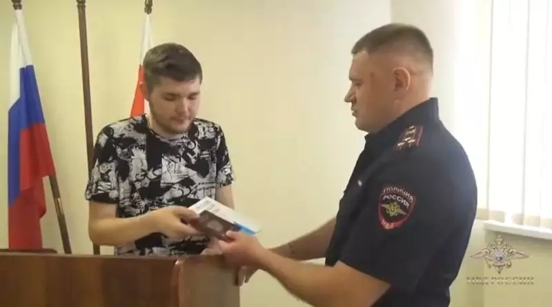 Казахстанцу вручили паспорт России за участие в войне на территории Украины
