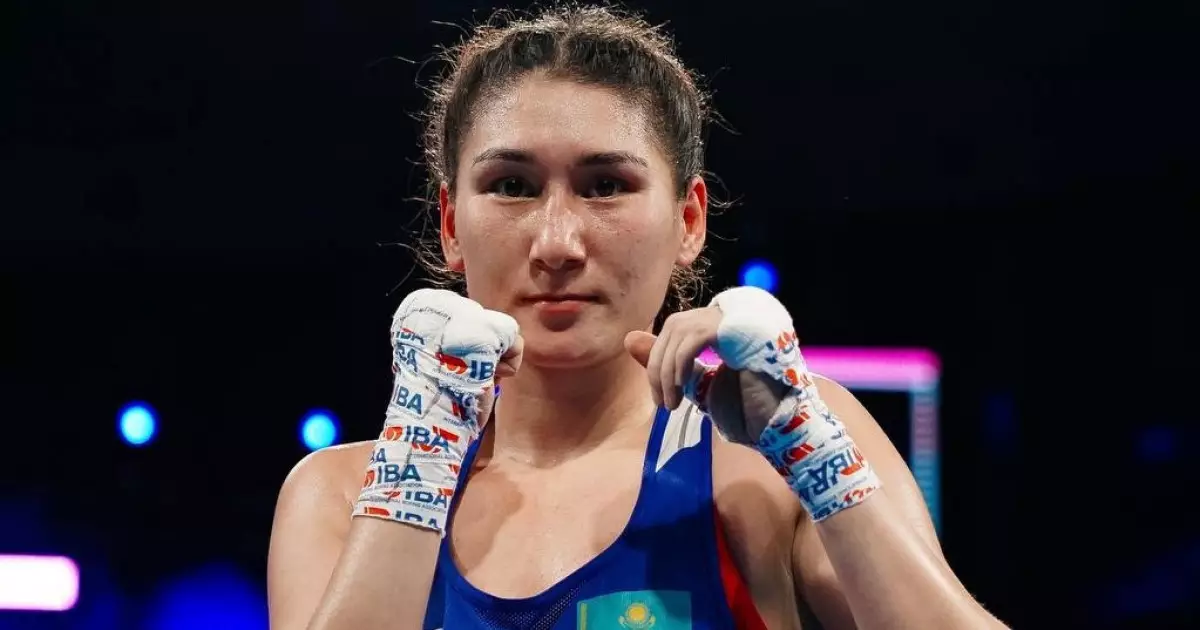 Цензурасыз жалаңаш КВН қыздары Жыныстық қатынас кезінде қызды ұрысу