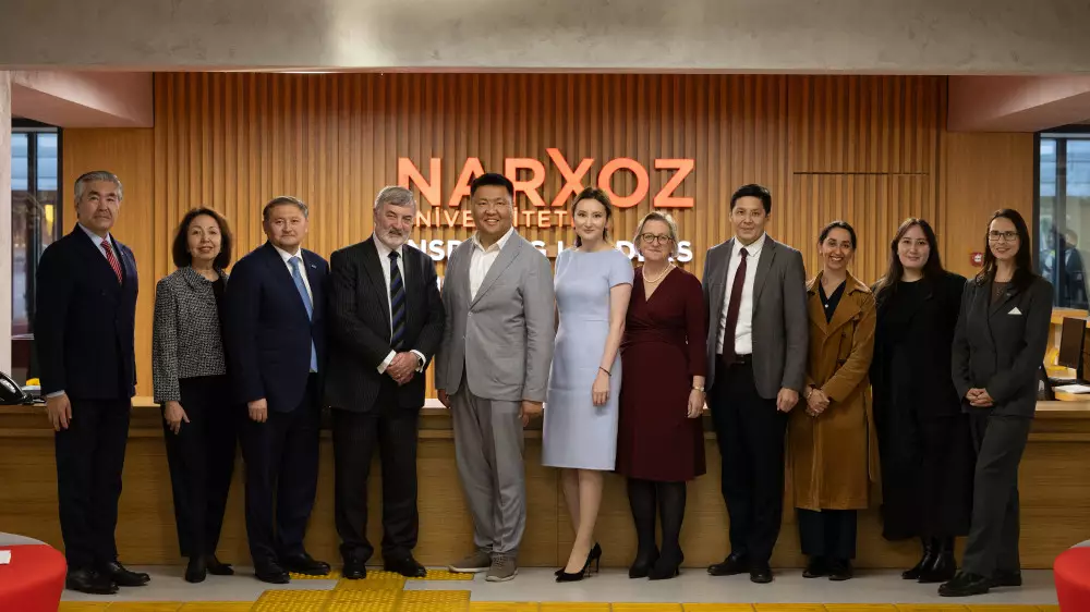 Лорд Алдердайс посетил Университет Нархоз