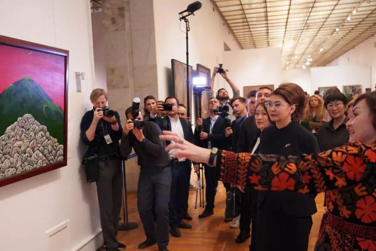 "Шедевры искусства Казахстана" представили в Третьяковской галерее