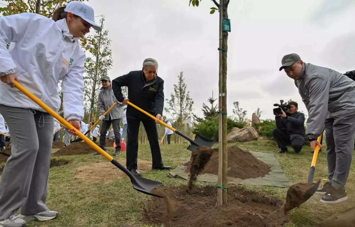 Президент «Таза Қазақстан» экологиялық акциясына қатысты