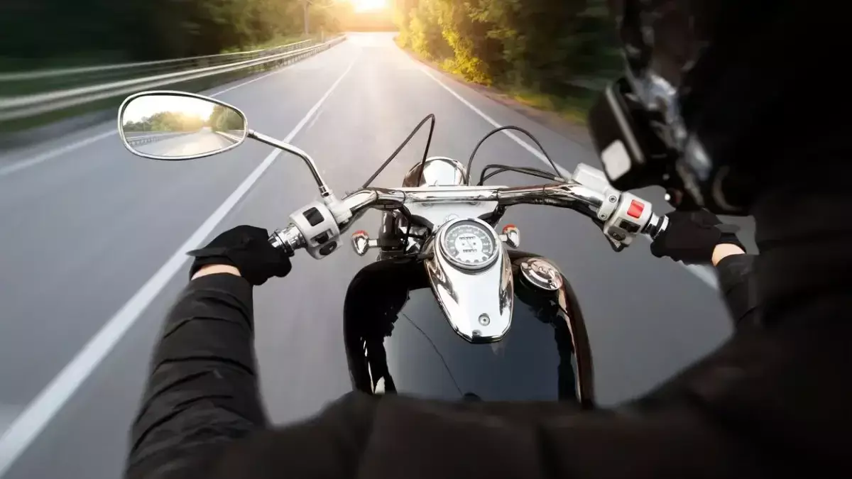 Ақтауда жылқымен соқтығысқан мотоциклші көз жұмды