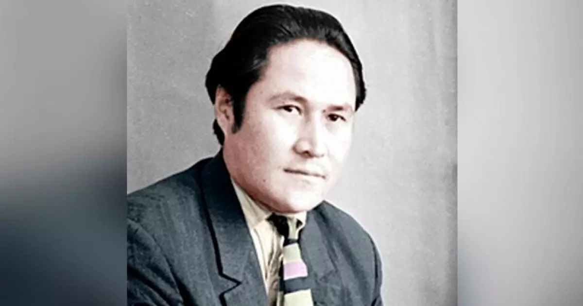   «Мұқағали көп ақынның бірі сияқты қала берді»: тарихшы ақын жайлы өз ойын ашық айтты   