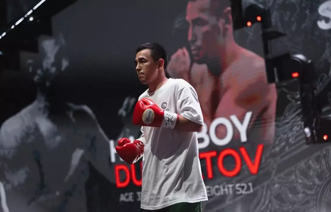 Титулды жекпе-жек неге өтпеді? Хасанбой Дусматов жанкүйерлеріне үндеу жасады