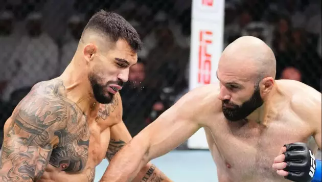 Брутальным нокаутом в первом раунде обернулся бой в UFC с участием казахстанца