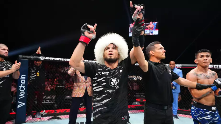 Умар Нурмагомедов закрыл первое поражение в карьере на UFC 321