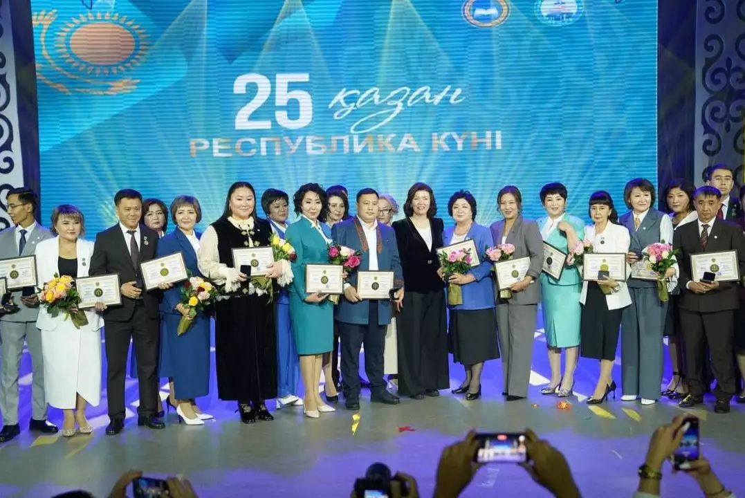 Три педагога из области Абай вошли в число лучших учителей Казахстана