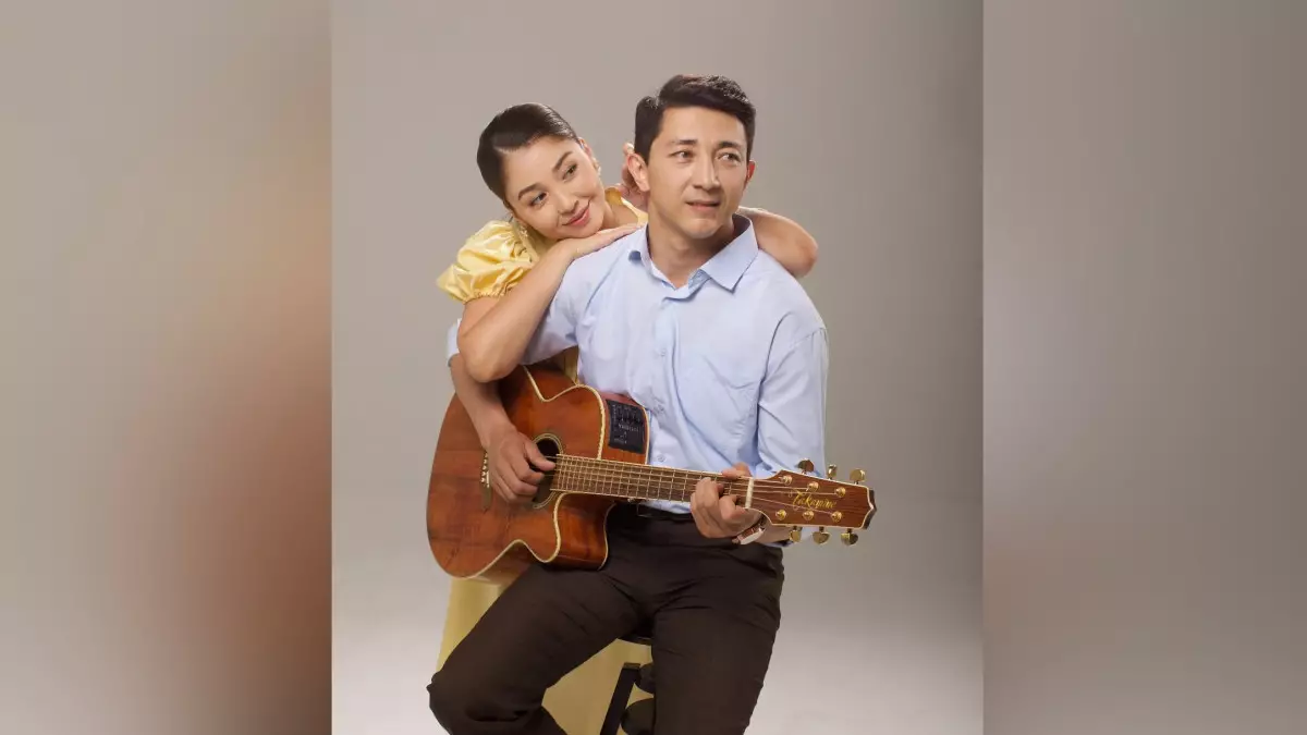 Казахстанские актёры воссоздали культовую сцену Джона Траволты и Умы Турман