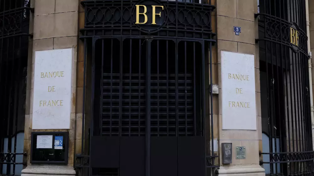 Драгоценности из Лувра теперь будут хранить вместе с золотым запасом Франции