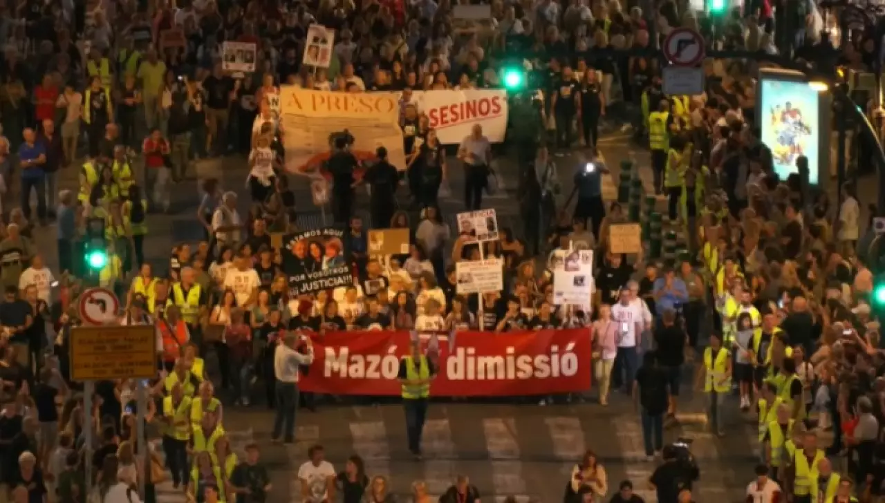 50 тысяч человек вышли на демонстрацию в Валенсии