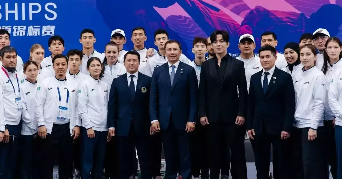   Геннадий Головкин Қытайда World Taekwondo федерациясының президентімен кездесті   