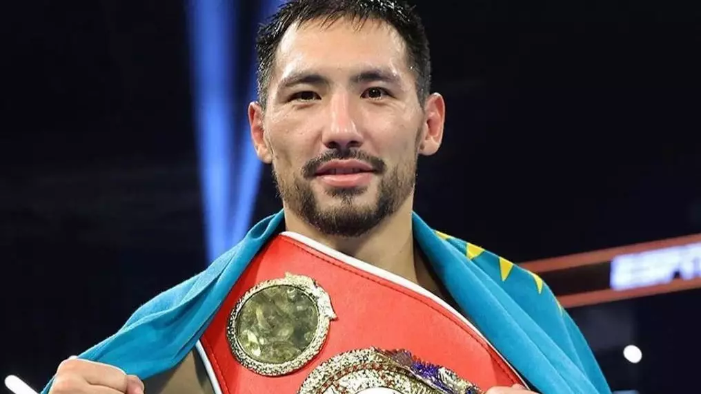 Жәнібек Әлімханұлы үш чемпиондық белбеуді біріктіруге мүмкіндік алды