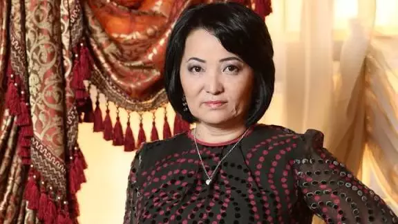 «Бетпақ болмау керек»: Гүлзира Айдарбекова келіндерге ескерту жасады