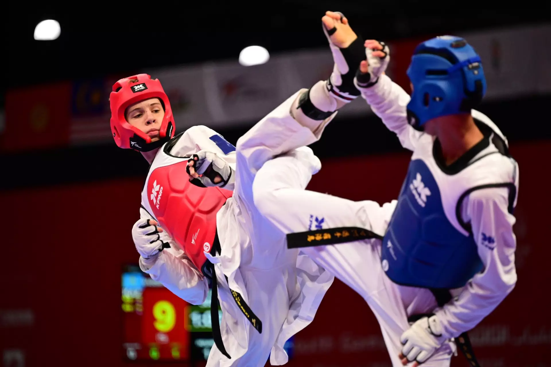 Юношеская Азиада: казахстанский таеквондист вышел в полуфинал