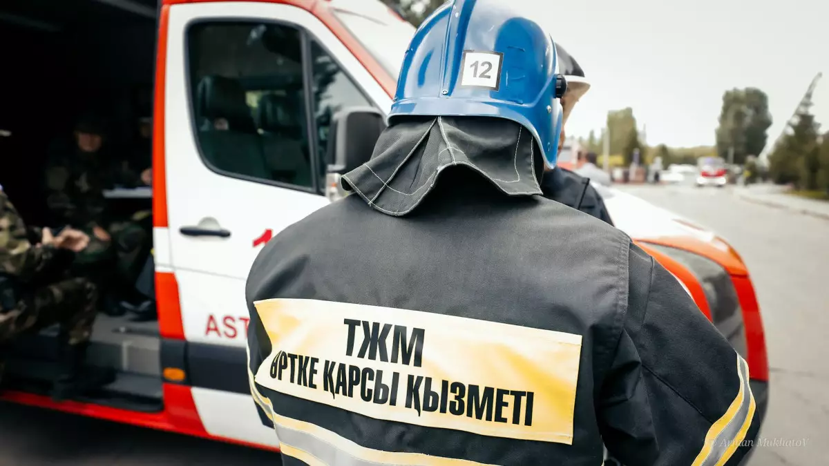 Астанада жатақхана өртенді