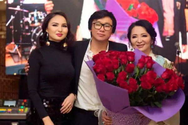 «Жұлынбай, ананы сыйласа болды»: Гүлзира Айдарбекова ажырасуға не себеп болатынын ашып айтты (ВИДЕО)