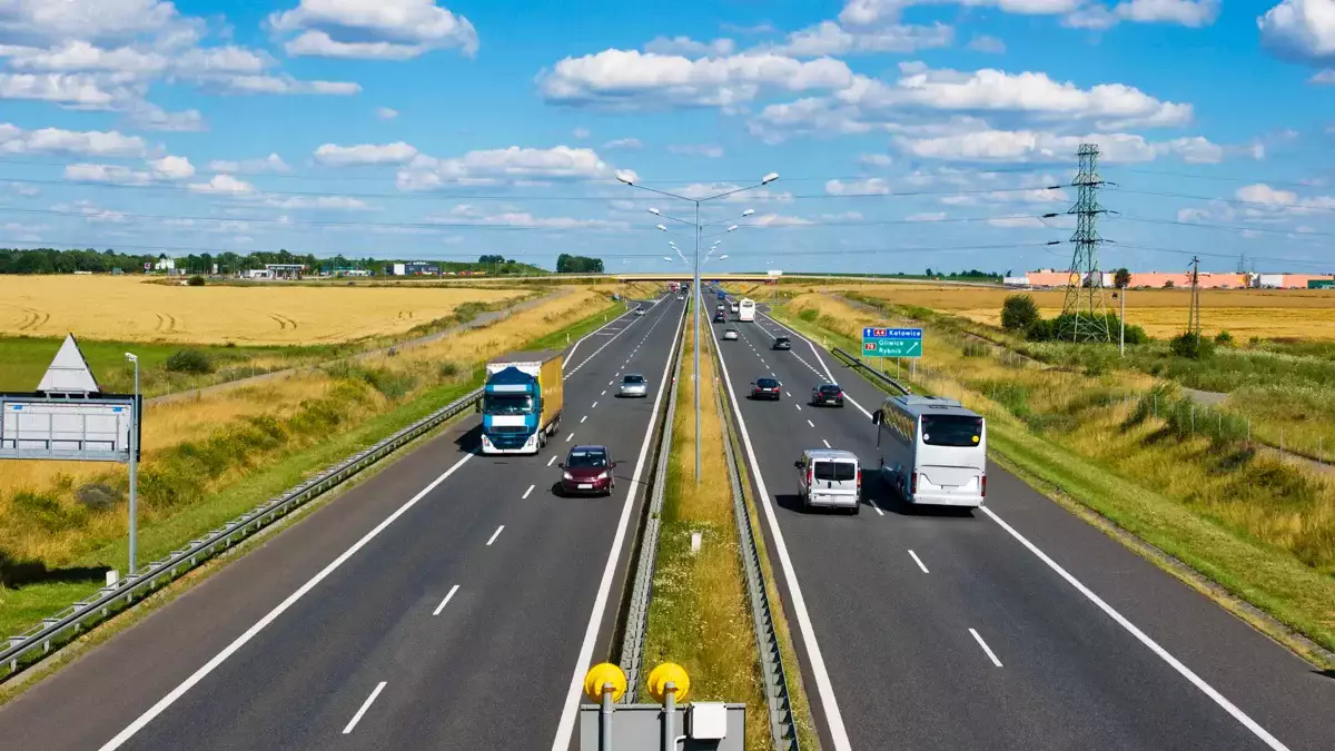 Некоторые автомобили больше не смогут передвигаться по Казахстану