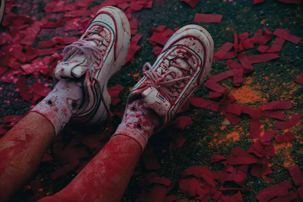 Пятилетняя девочка выбросила младенца из окна, он погиб - новости на Lada.kz 26.10.2025