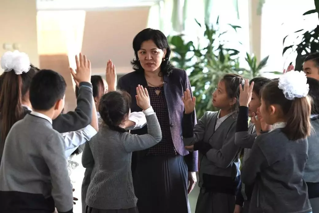 Столичные педагоги стали победителями республиканского конкурса "Лучший педагог–2025"