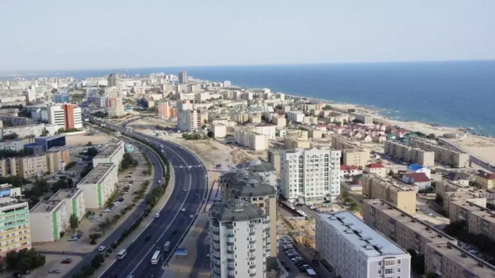 В Актау жители девятиэтажки пятый месяц живут без питьевой воды