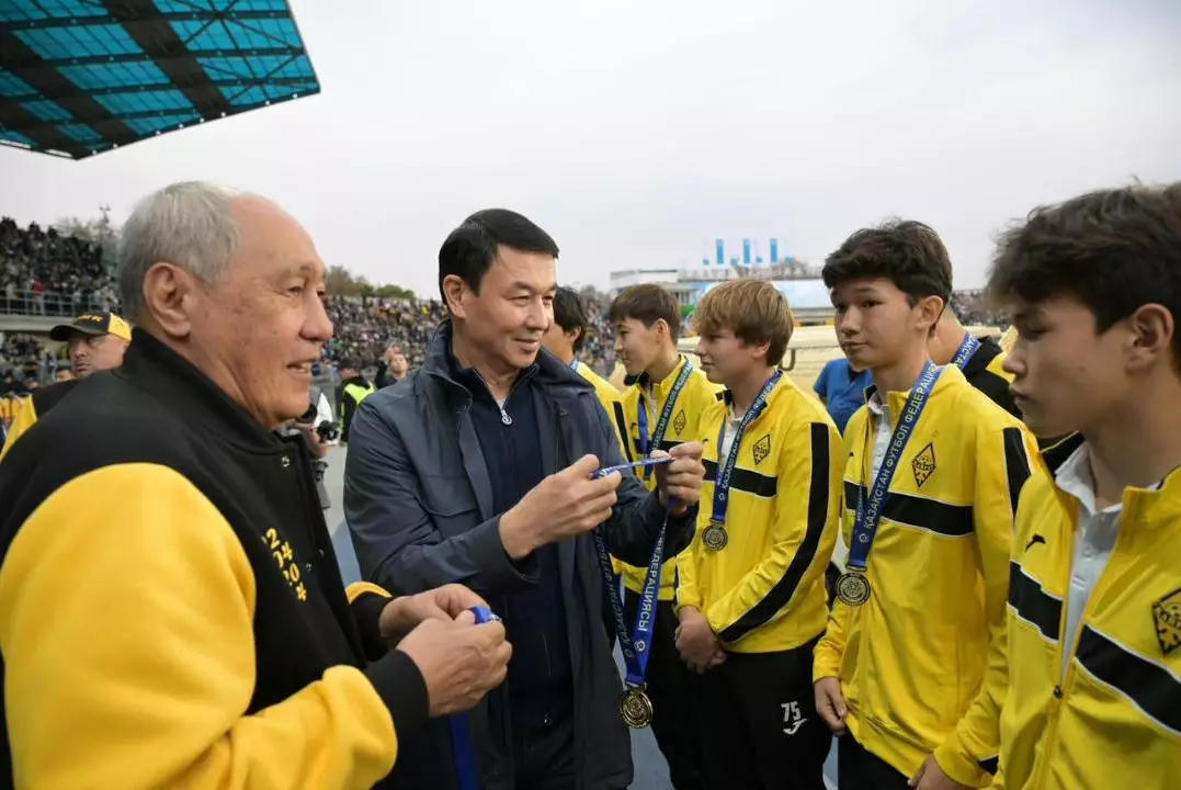 Алматинский "Кайрат" сыграл 1:1 с "Астаной" и стал пятикратным чемпионом Казахстана