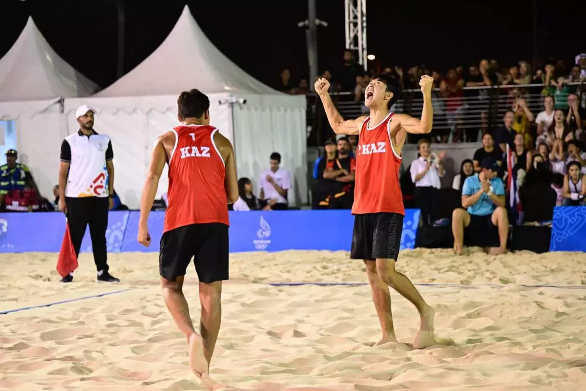 Казахстанцы завоевали золото в пляжном волейболе на юношеской Азиаде в Бахрейне